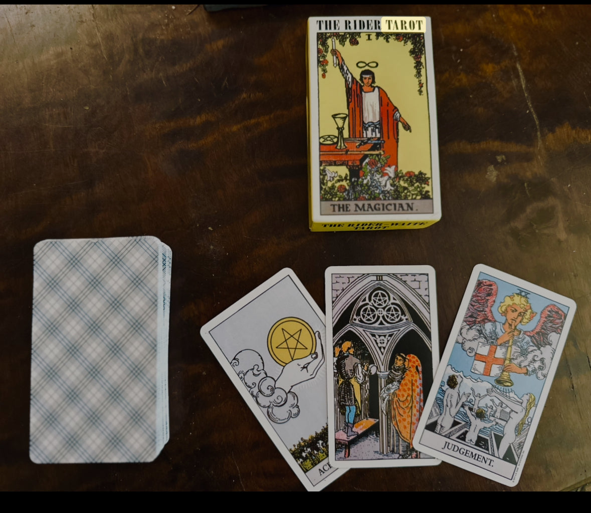 Tarot intuitive reading with Euphemia - Instore Daylesford - Couple’s reading